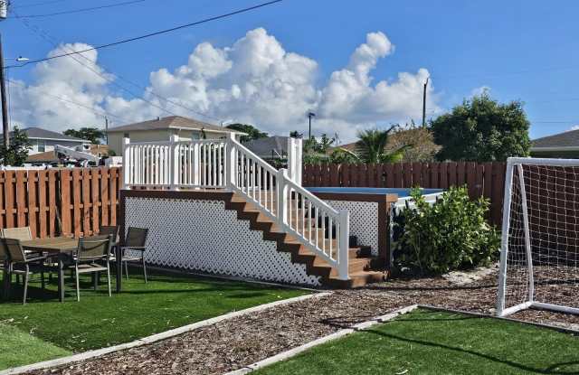337 SW 8th Avenue photos photos