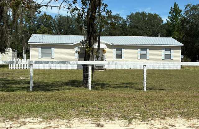 4/2 on over 1 acres Gallery 3