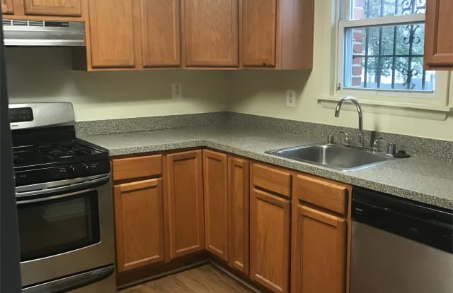 3227 D Street SE, Unit 2 Gallery 2