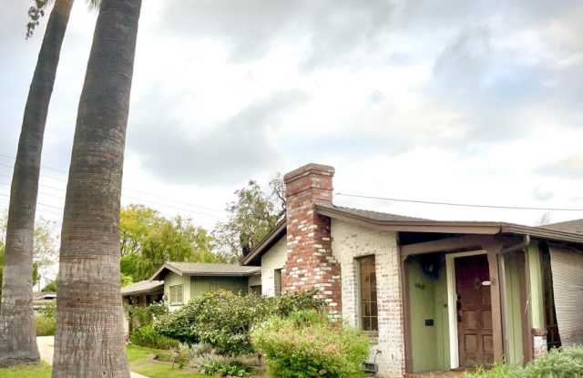 5958 North Walnut Grove Avenue Gallery 1