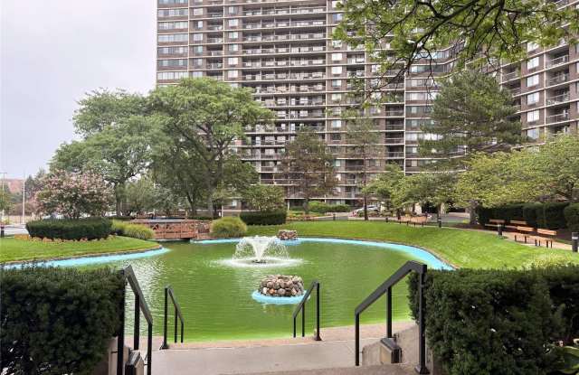 1 Bay Club Drive Gallery 2
