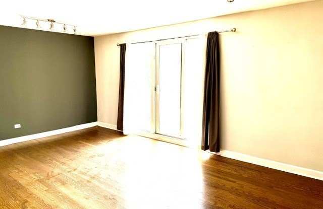 1260 W Byron Street Gallery 2