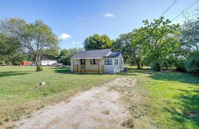 707 Harrel Avenue - 707 Harrel Avenue, Bynum, TX 76631