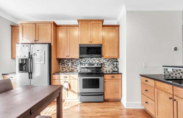 Room in 3 Bedroom Home at Liberty Commons Dr NW Gallery 4