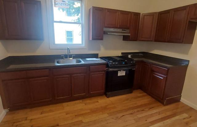 527 13th Ave 1 - 527 13th Avenue, Newark, NJ 07103