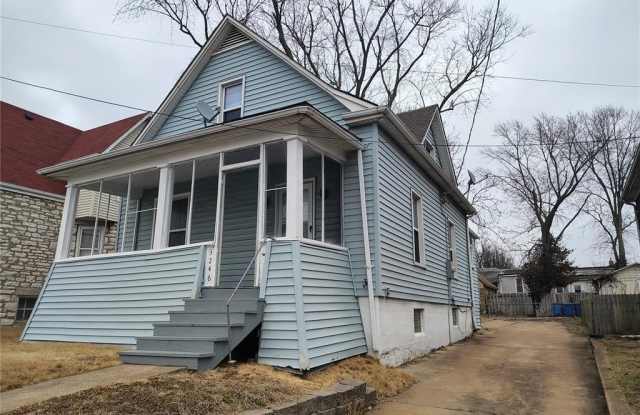 3246 S Big Bend Boulevard photos photos