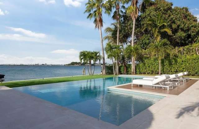 7972 Biscayne Point Cir - 7972 Biscayne Point Circle, Miami Beach, FL 33141