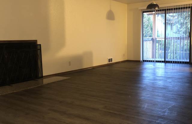 20000 68th Avenue West Gallery 1