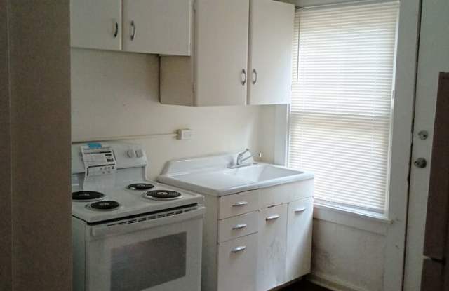 10205 Madison Avenue photos photos