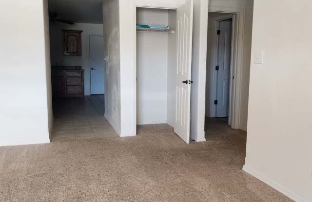2010 Clover Ln Gallery 3