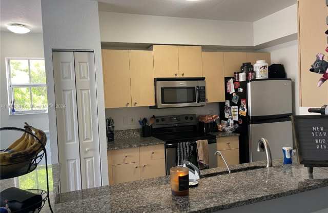 2541 Centergate Dr - 2541 Centergate Drive, Miramar, FL 33025