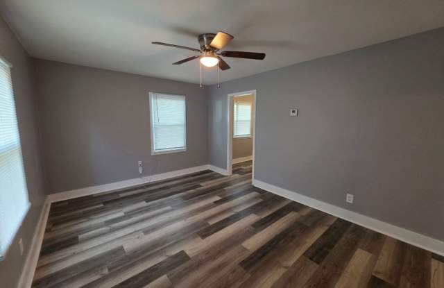Single-Level 3 Bedroom, 2 Bath Home in Kansas City Gallery 3