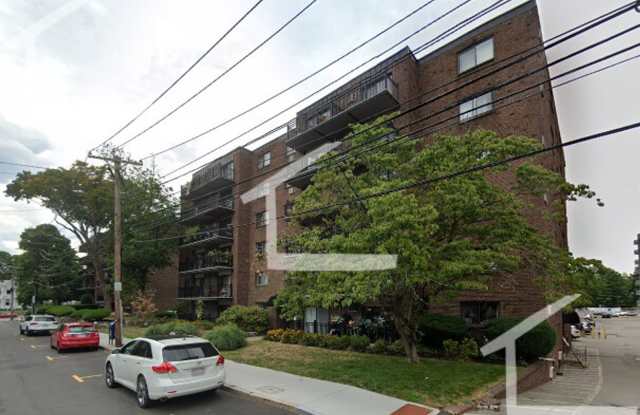 GREAT 2Br/1Bth in Watertown Center. Modern building, elevator, balcony, AC, gym photos photos