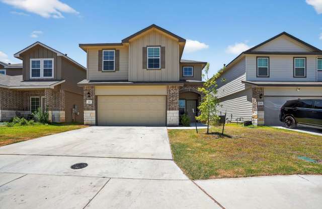 Move-In Ready 4-Bedroom Home Near Parks, Golf  Dining photos photos