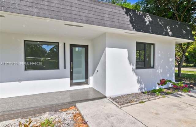 1597 NE 143rd St # 0, North Miami, FL 33161 Gallery 4