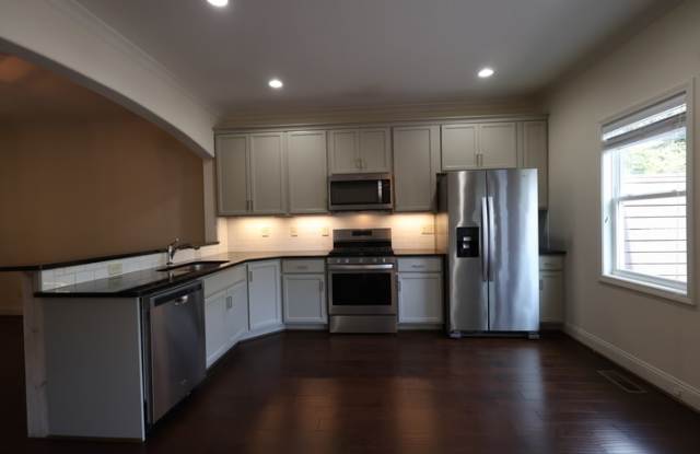 962 Lennox Boulevard photos photos
