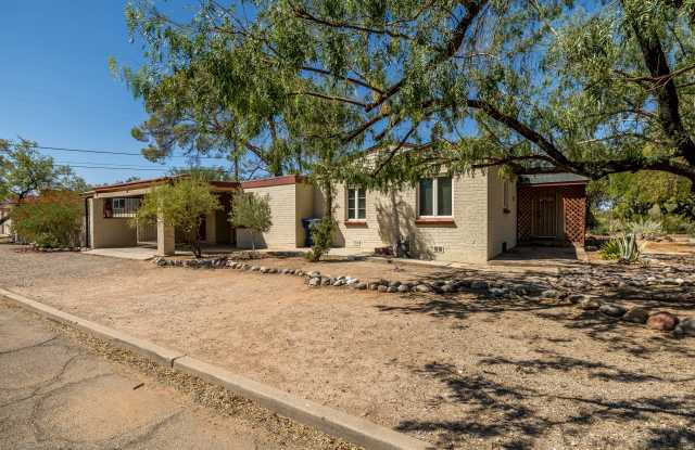 2926 E Waverly St - 2926 East Waverly Street, Tucson, AZ 85716