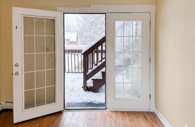 Large 1br in Townhome with Garage and Deck(Heat Included) Gallery 1