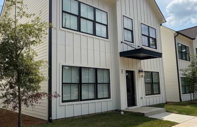 Wisteria Way photos photos