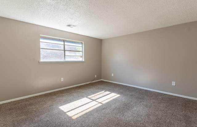 1521 Marydale Avenue Gallery 4