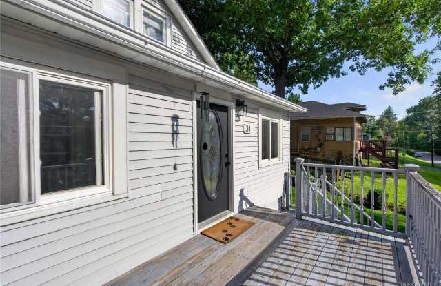 34 Winona Avenue Gallery 4