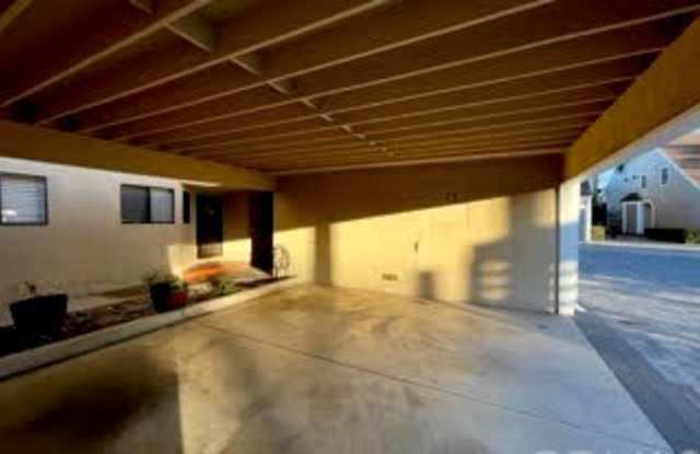 2554 Elden Avenue Gallery 2