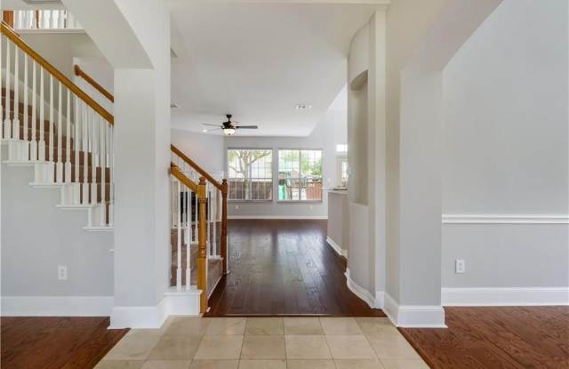 4421 Maize Drive Gallery 2
