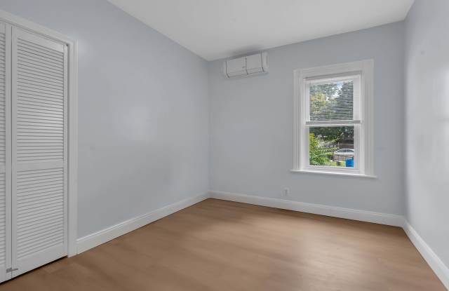 48 Laura St - 48 Laura Street, East Providence, RI 02914 48 Laura St - 48 Laura Street, East Providence, RI 02914