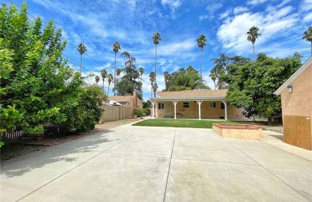 17338 Sherman Way Gallery 3