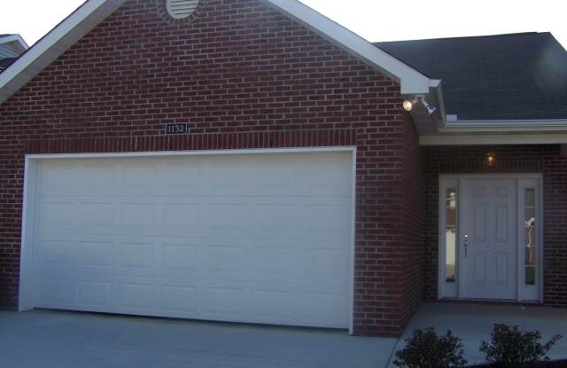 Dream townhouse in the heart of North Knoxville, TN! - 7205 Long Shot Lane, Knoxville, TN 37918