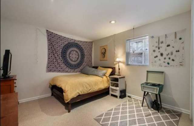 2455 N SAWYER Gallery 2