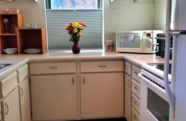 2015 Blake Avenue photos photos