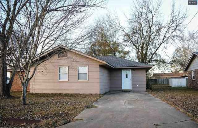 222 6th  ST - 222 6th Street, Charleston, AR 72933