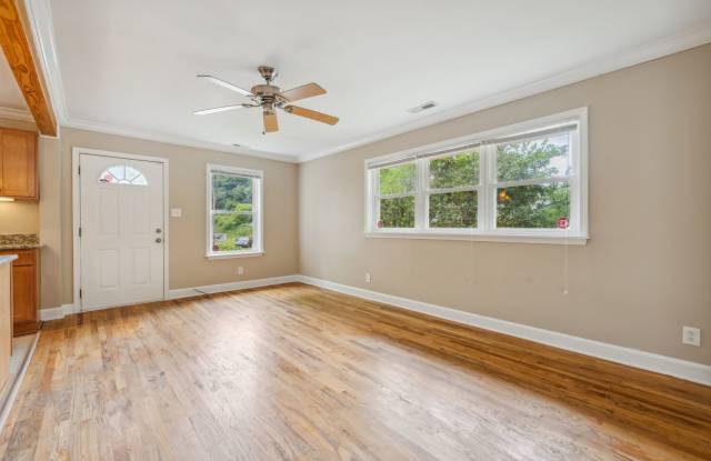 Charming 3BR/2BA Home Near Downtown Durham! Gallery 4