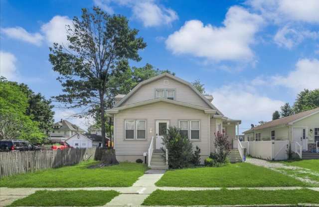 545 Nassau Avenue photos photos