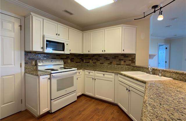 1210 Torrence Circle Gallery 2