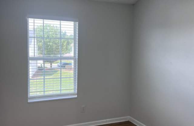 2770 Parkway Cove Gallery 3