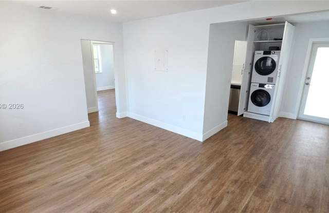 2355 SW 27th St photos photos