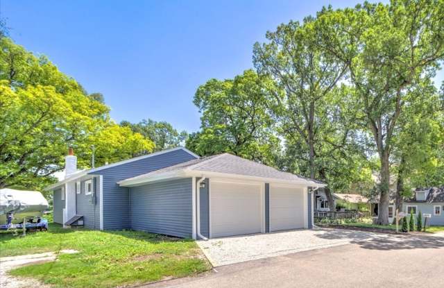 28069 N Lake Drive Gallery 1