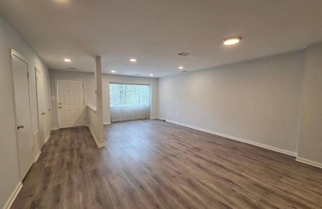 15040 CHERRYWOOD DR #3 Gallery 3