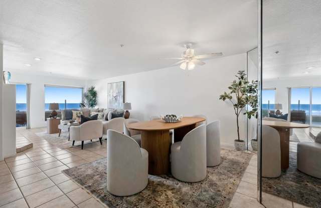Beach Front Condo Gallery 3