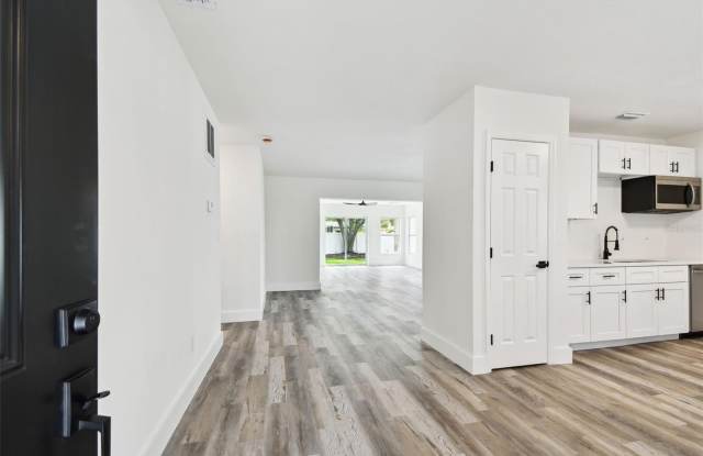 4461 SHORE ACRES Boulevard NE Gallery 4