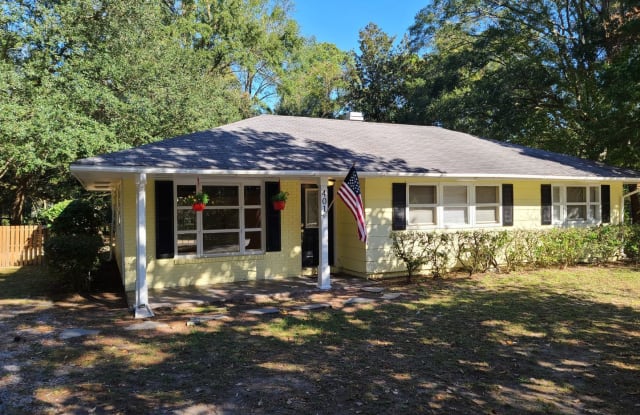 401 Fraser Dr - 401 Fraser Drive, Beaufort, SC 29902