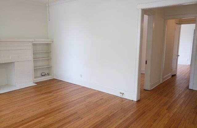 1542 West Rosemont Avenue Gallery 4