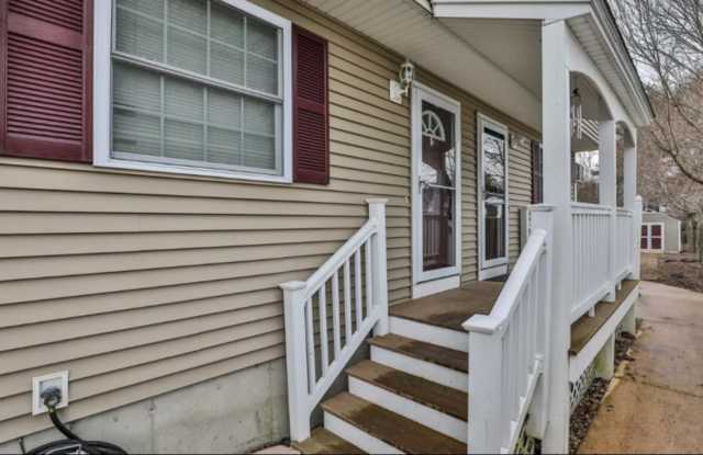 1522 Candia Road - 1522 Candia Road, Manchester, NH 03104