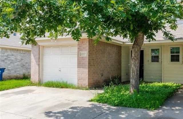 1217 Village Garden Drive - 1217 Village Garden Drive, Azle, TX 76020