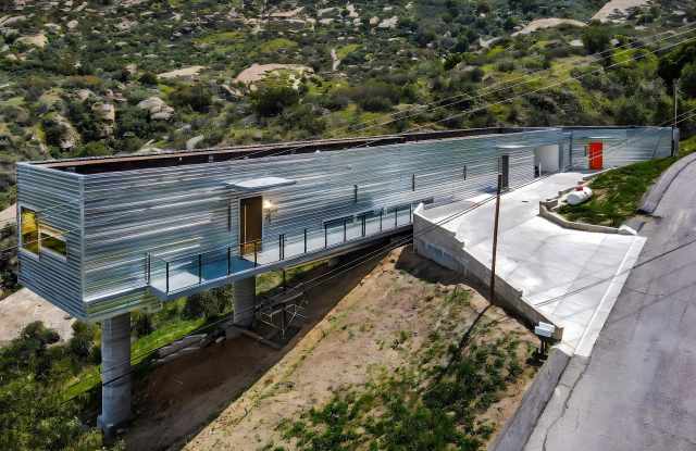 990 Alta Vista Road Gallery 2