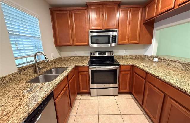 9854 TRUMPET VINE LOOP Gallery 2