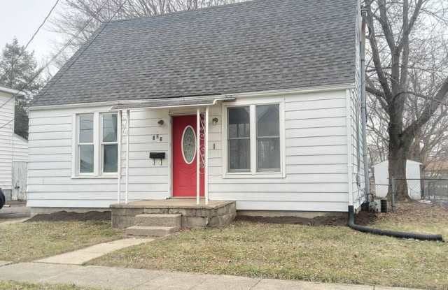 2 Bedroom Single Family Home in Syracuse! - 202 West Boston Street, Syracuse, IN 46567