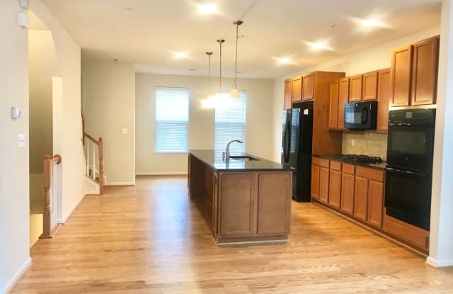 689 Anacostia Ave, NE - 689 Anacostia Avenue Northeast, Washington, DC 20019